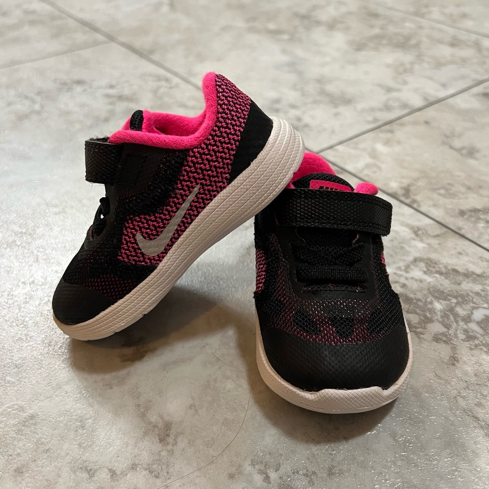 Infant Nike Tennis Shoes - Size 4C